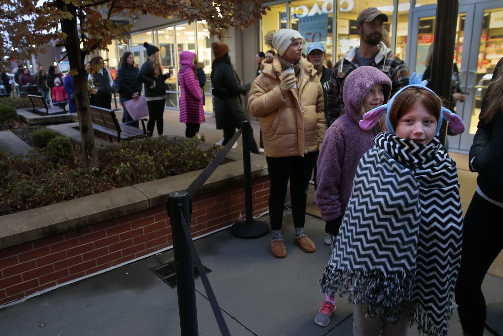 Black Friday shoppers out in St. Louis